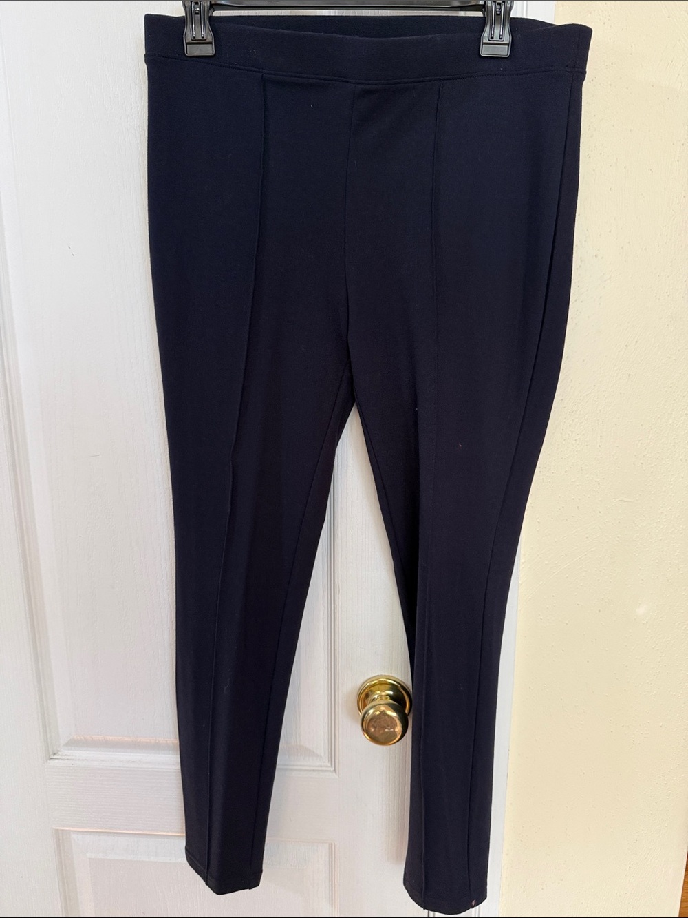 HUE Navy Stretch Ponte Leggings